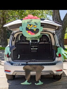 Fun Express Green Cartoon Zombie Trunk or treat Halloween zombie